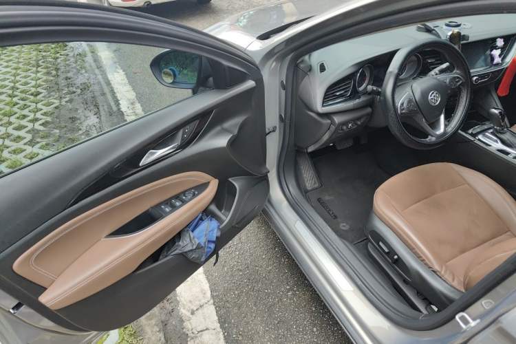 Used Buick Regal 2017 20T Elite Edition Driver Seat