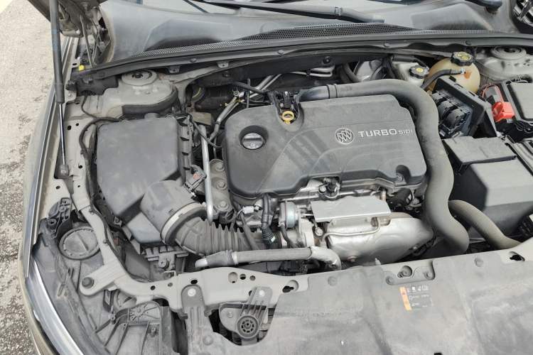 Used Buick Regal 2017 20T Elite Edition Engine Bay Right