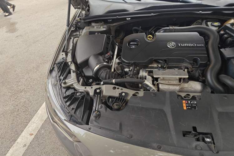 Used Buick Regal 2017 20T Luxury Model Engine Bay Right