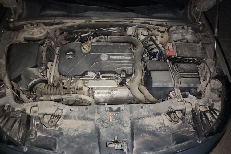 Used Buick Regal 2017 20T Elite Edition Engine Bay