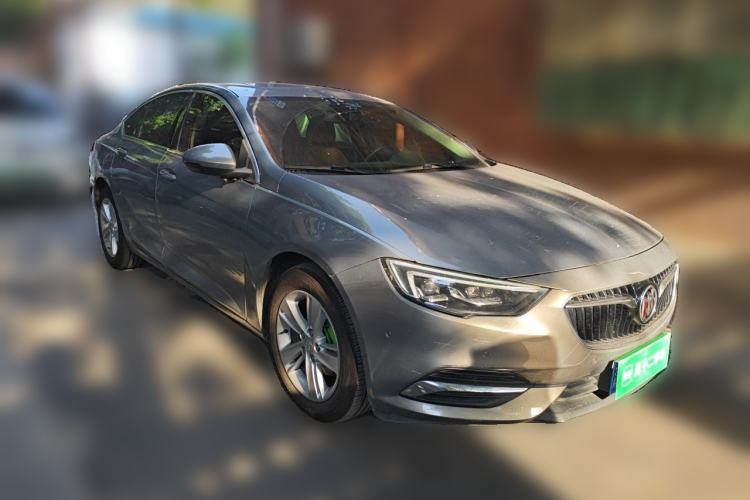 Used Buick Regal 2017 20T Luxury Model Front Right 45 Deg