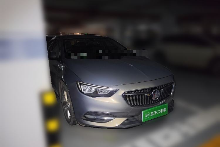 Used Buick Regal 2017 20T Elite Edition Front Right 45 Deg