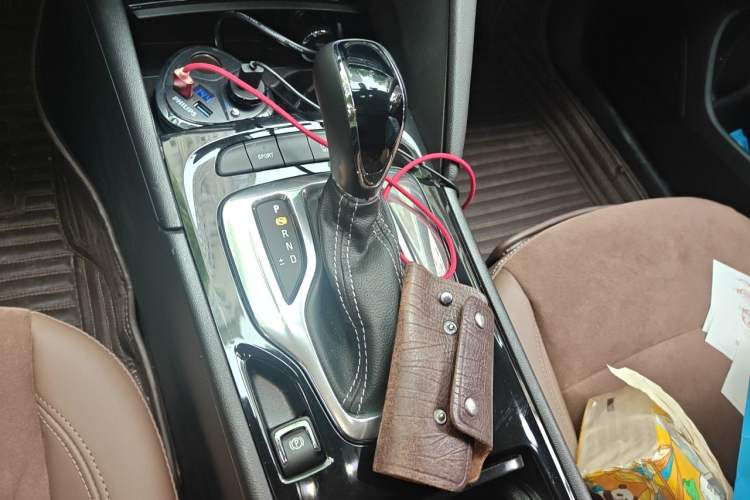 Used Buick Regal 2017 20T Luxury Model Gear Lever