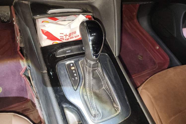 Used Buick Regal 2017 20T Elite Edition Gear Lever