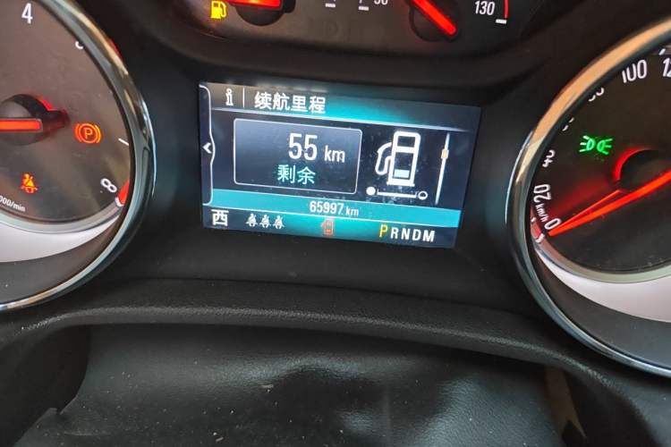 Used Buick Regal 2017 20T Luxury Model Odometer Close Up