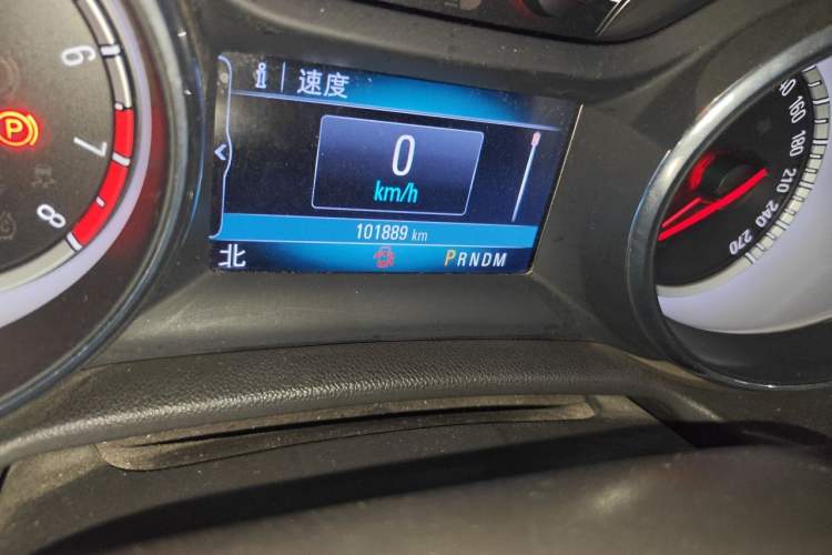 Used Buick Regal 2017 20T Elite Edition Odometer Close Up