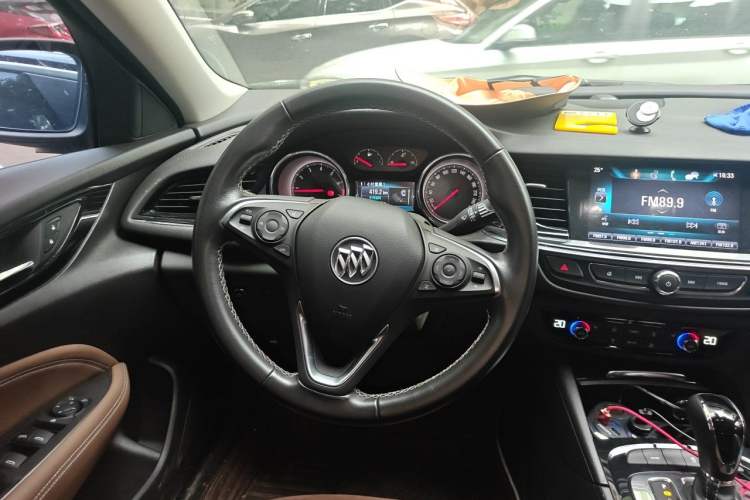Used Buick Regal 2017 20T Luxury Model Steering Wheel