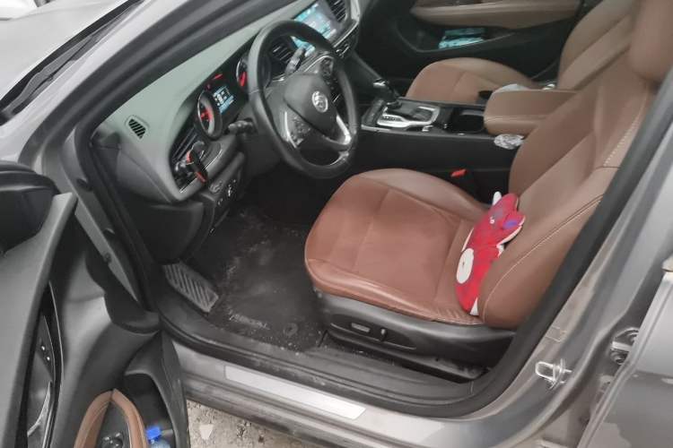 Used Buick Regal 2017 20T Luxury Model Driver Seat