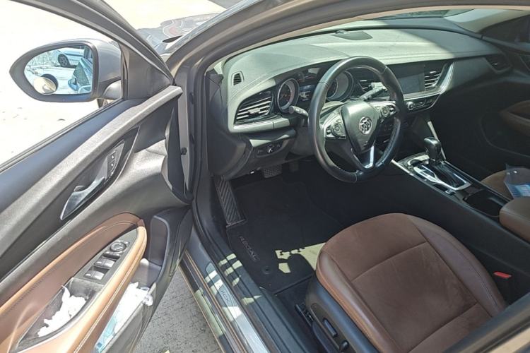 Used Buick Regal 2017 20T Luxury Model Driver Seat