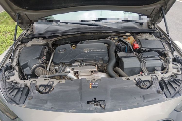 Used Buick Regal 2017 20T Elite Edition Engine Bay