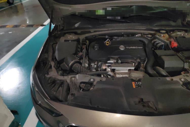 Used Buick Regal 2017 20T Luxury Model Engine Bay Right