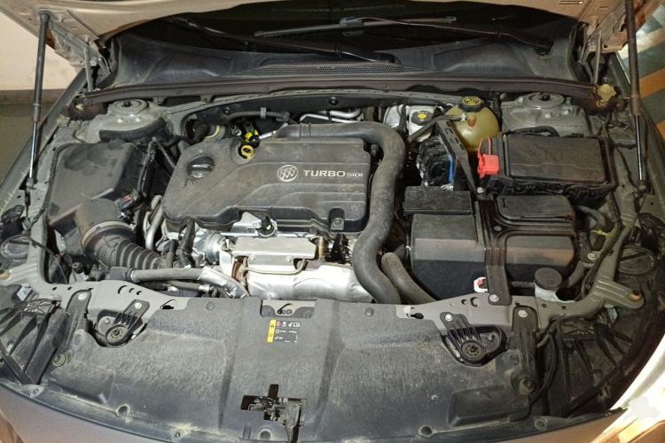 Used Buick Regal 2017 20T Elite Edition Engine Bay