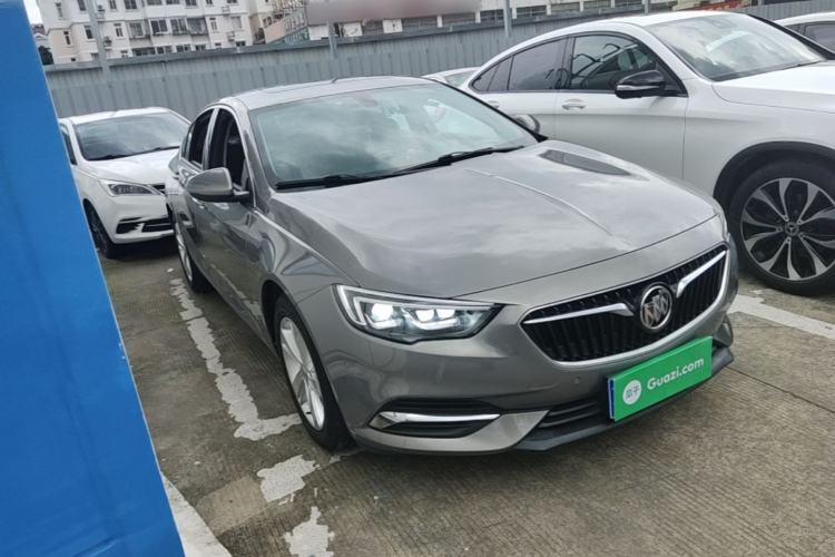 Used Buick Regal 2017 20T Luxury Model Front Right 45 Deg