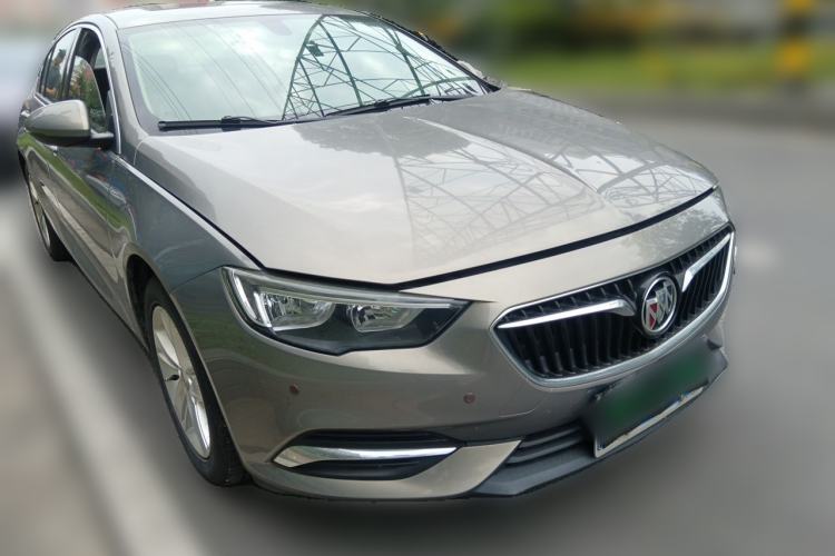 Used Buick Regal 2017 20T Elite Edition Front Right 45 Deg