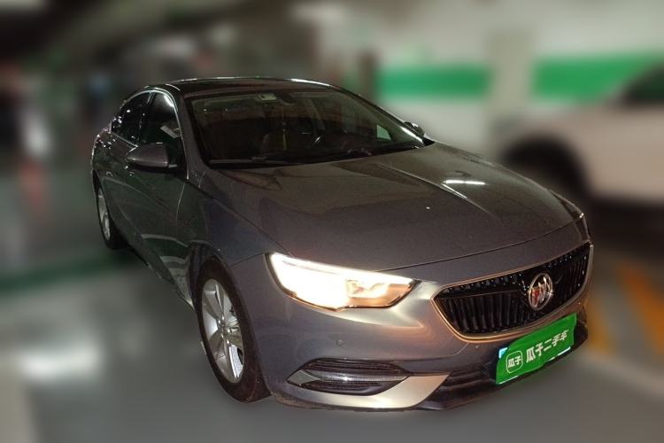 Used Buick Regal 2017 20T Elite Edition Front Right 45 Deg
