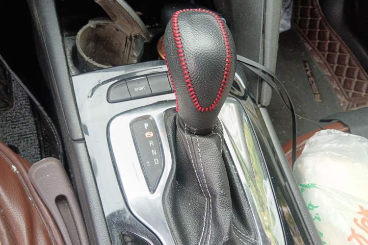 Used Buick Regal 2017 20T Elite Edition Gear Lever