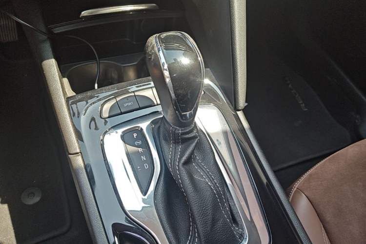 Used Buick Regal 2017 20T Luxury Model Gear Lever