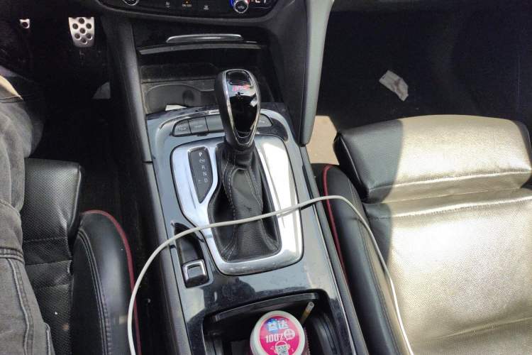 Used Buick Regal 2017 GS 28T Luxury Model Gear Lever