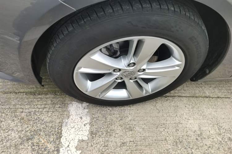 Used Buick Regal 2017 20T Luxury Model Left Front Wheel Hub