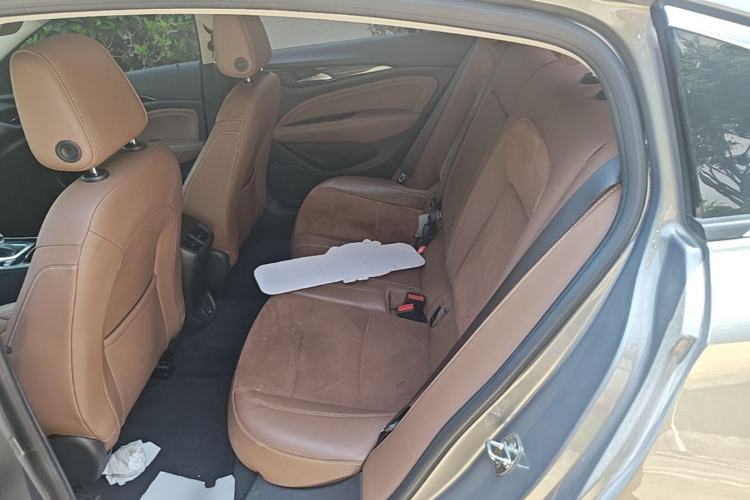 Used Buick Regal 2017 20T Luxury Model Left Rear Seat