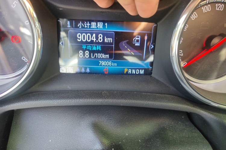 Used Buick Regal 2017 20T Elite Edition Odometer Close Up