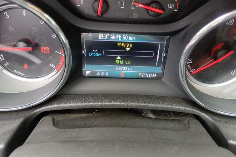 Used Buick Regal 2017 20T Elite Edition Odometer Close Up