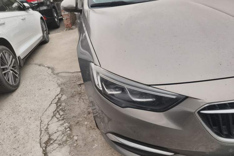 Used Buick Regal 2017 20T Luxury Model Right Front Headlight