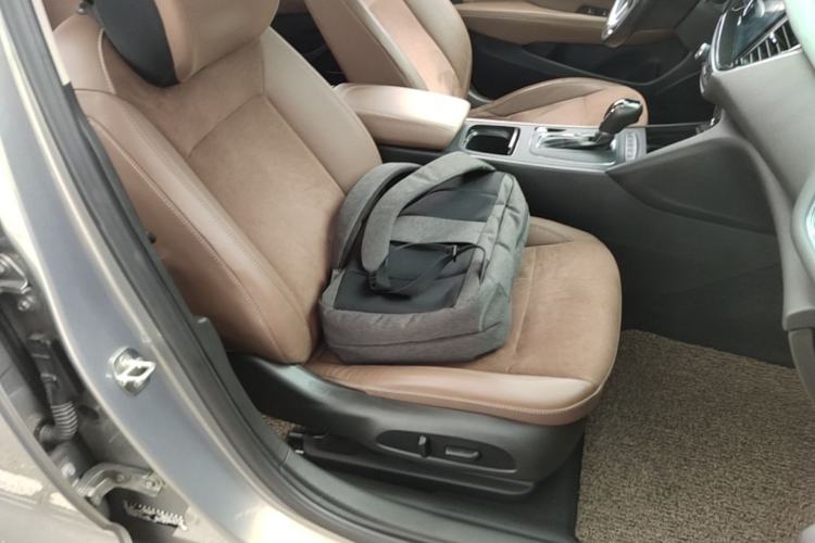 Used Buick Regal 2017 20T Luxury Model Right Front Seat