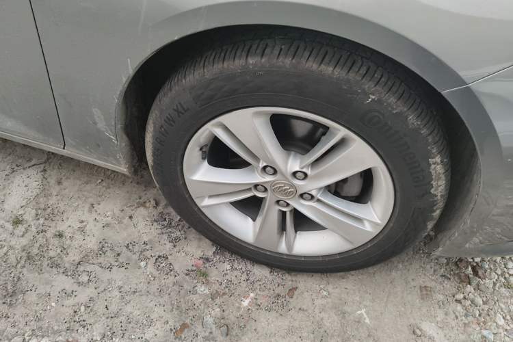 Used Buick Regal 2017 20T Luxury Model Right Front Wheel Hub