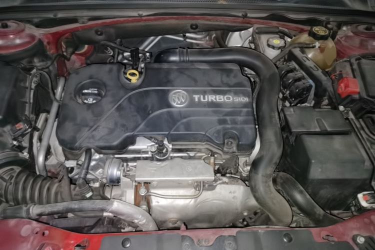 Used Buick Regal 2017 20T Elite Edition Engine Bay