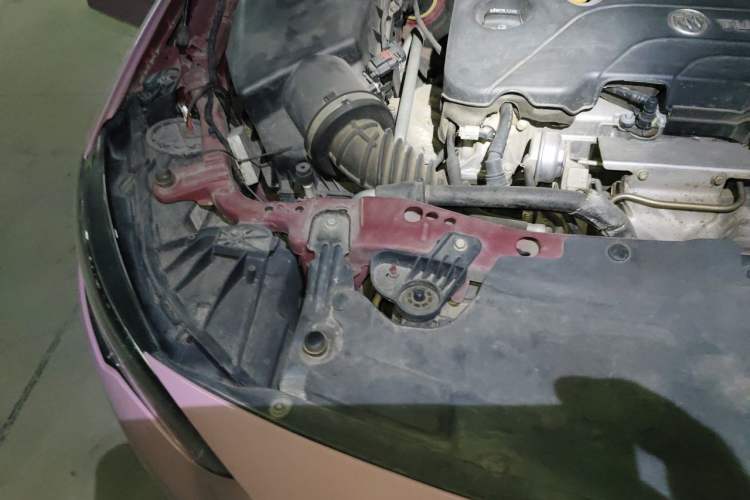 Used Buick Regal 2017 20T Elite Edition Engine Bay Right