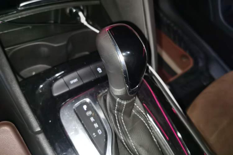 Used Buick Regal 2017 20T Elite Edition Gear Lever