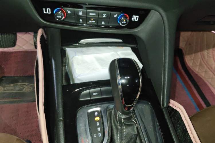 Used Buick Regal 2017 20T Elite Edition Gear Lever