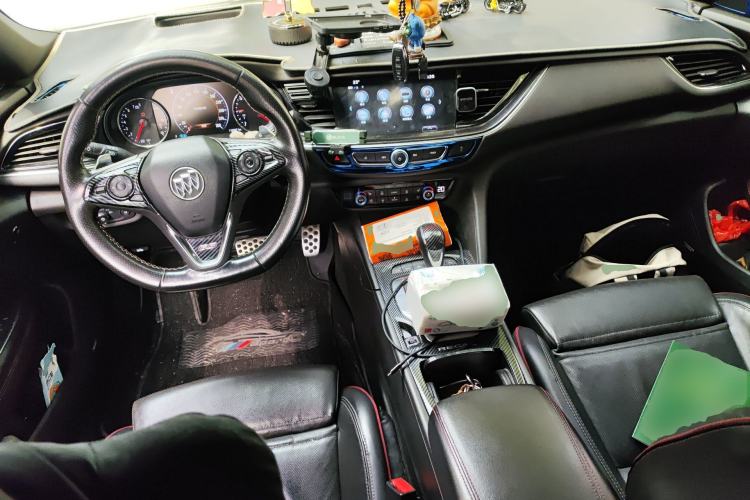 Used Buick Regal 2017 GS 28T Prestige Model Center Console