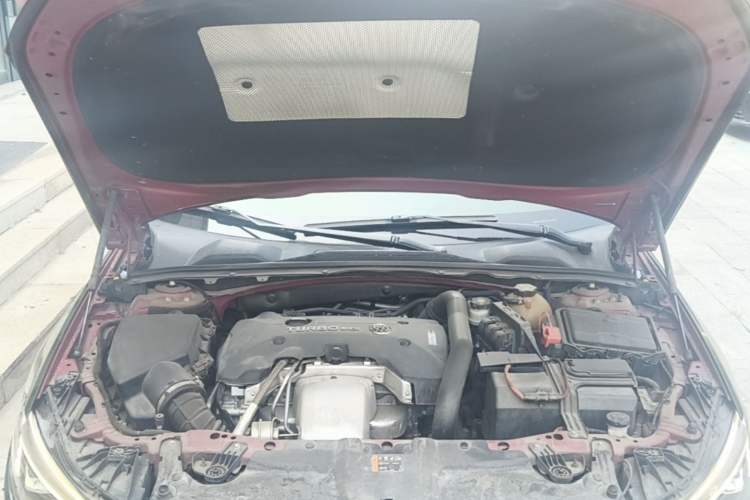 Used Buick Regal 2017 GS 28T Luxury Model Engine Bay