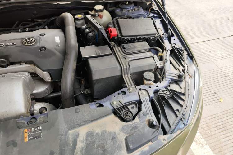 Used Buick Regal 2017 GS 28T Prestige Model Engine Bay Left