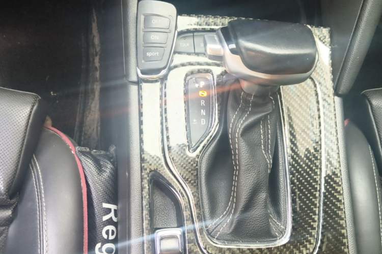 Used Buick Regal 2017 GS 28T Luxury Model Gear Lever