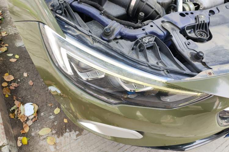 Used Buick Regal 2017 GS 28T Prestige Model Right Front Headlight