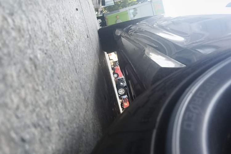Used Buick Regal 2017 GS 28T Luxury Model Right Side Sill