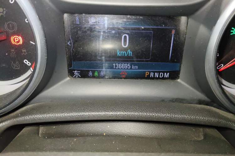 Used Buick Regal 2017 20T Elite Edition Odometer Close Up