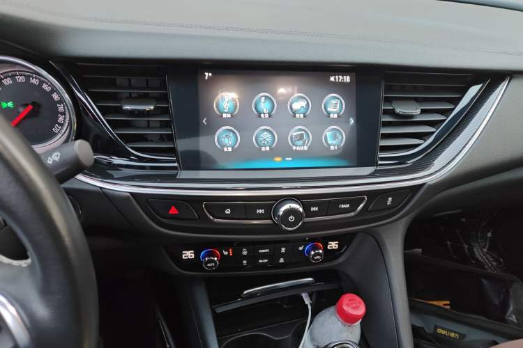 Used Buick Regal 2017 20T Luxury Model Audio And AC Panel