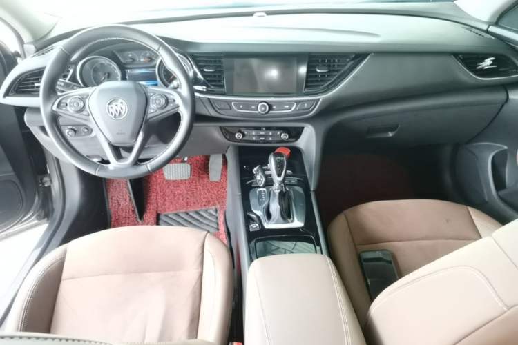 Used Buick Regal 2017 20T Luxury Model Center Console