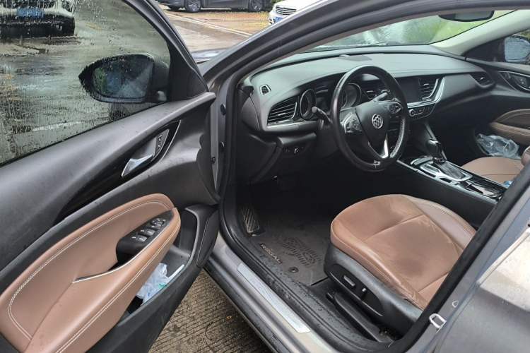 Used Buick Regal 2017 20T Luxury Model Driver Seat