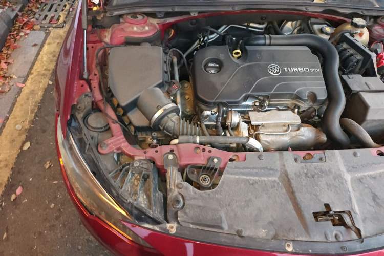 Used Buick Regal 2017 20T Elite Edition Engine Bay Right