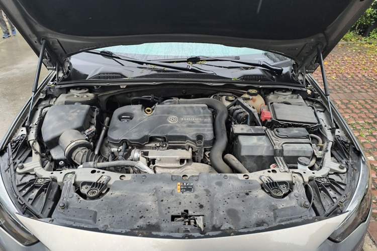 Used Buick Regal 2017 20T Luxury Model Engine Bay