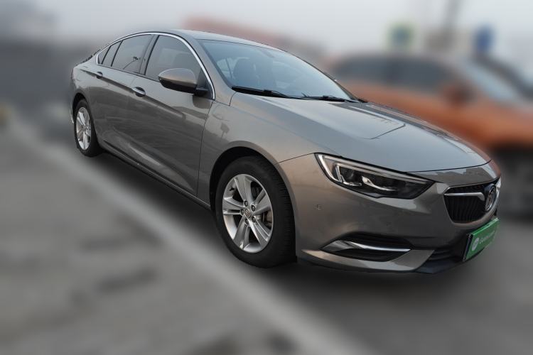 Used Buick Regal 2017 20T Luxury Model Front Right 45 Deg
