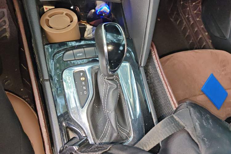 Used Buick Regal 2017 20T Elite Edition Gear Lever