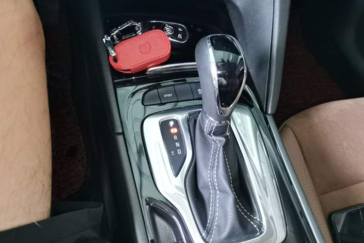 Used Buick Regal 2017 20T Luxury Model Gear Lever