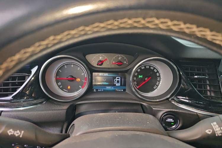 Used Buick Regal 2017 20T Elite Edition Instrument Cluster