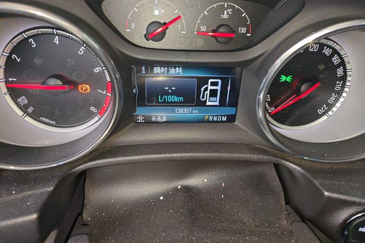 Used Buick Regal 2017 20T Elite Edition Odometer Close Up